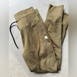 Vuori Women’s Olive Drawstring Tights